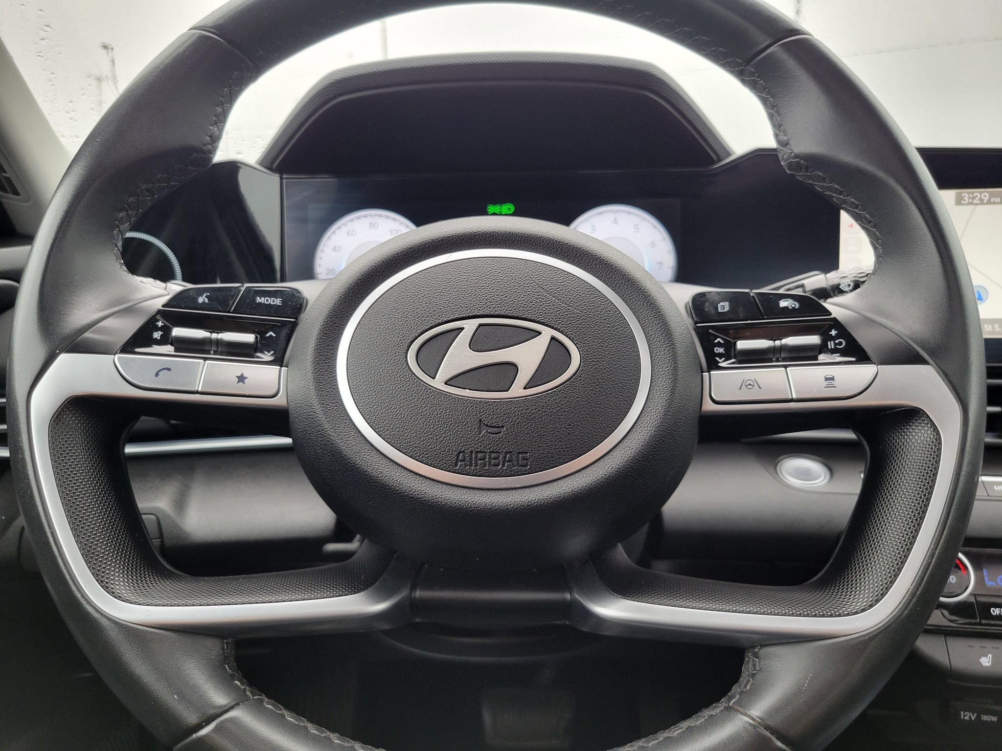 Used 2025 Hyundai Elantra Limited FWD image 13