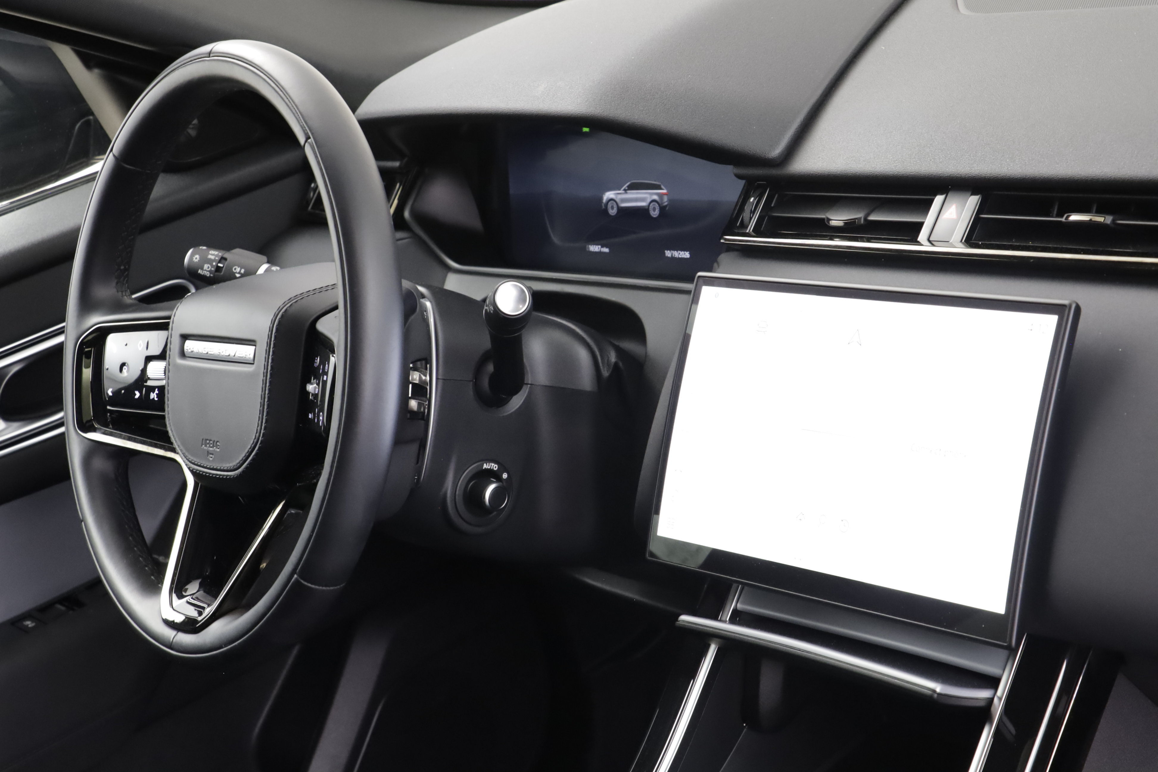 Used 2025 Land Rover Range Rover Velar S AWD/4WD image 26