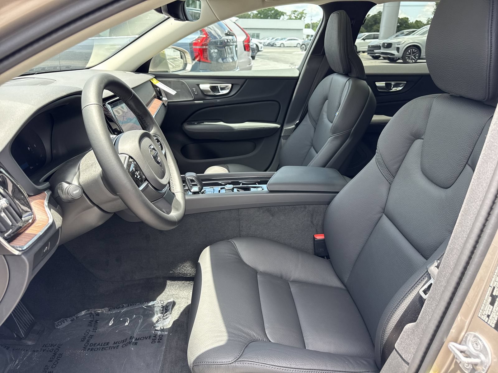 New 2026 Volvo V60 B5 Cross Country Plus w/ Protection Package Premier AWD/4WD image 10