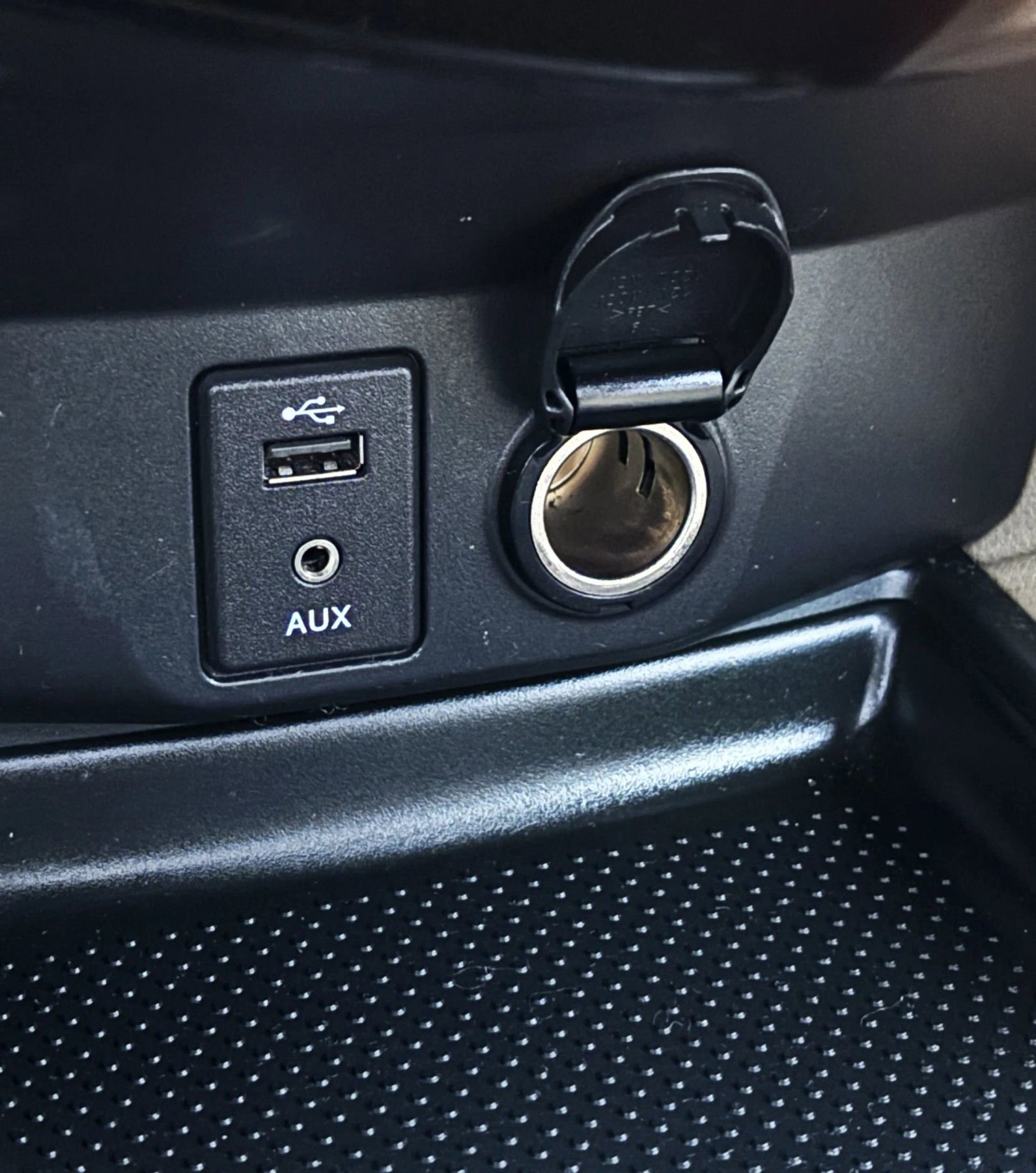 Used 2015 Nissan Rogue SL w/ SL Premium Package image 22