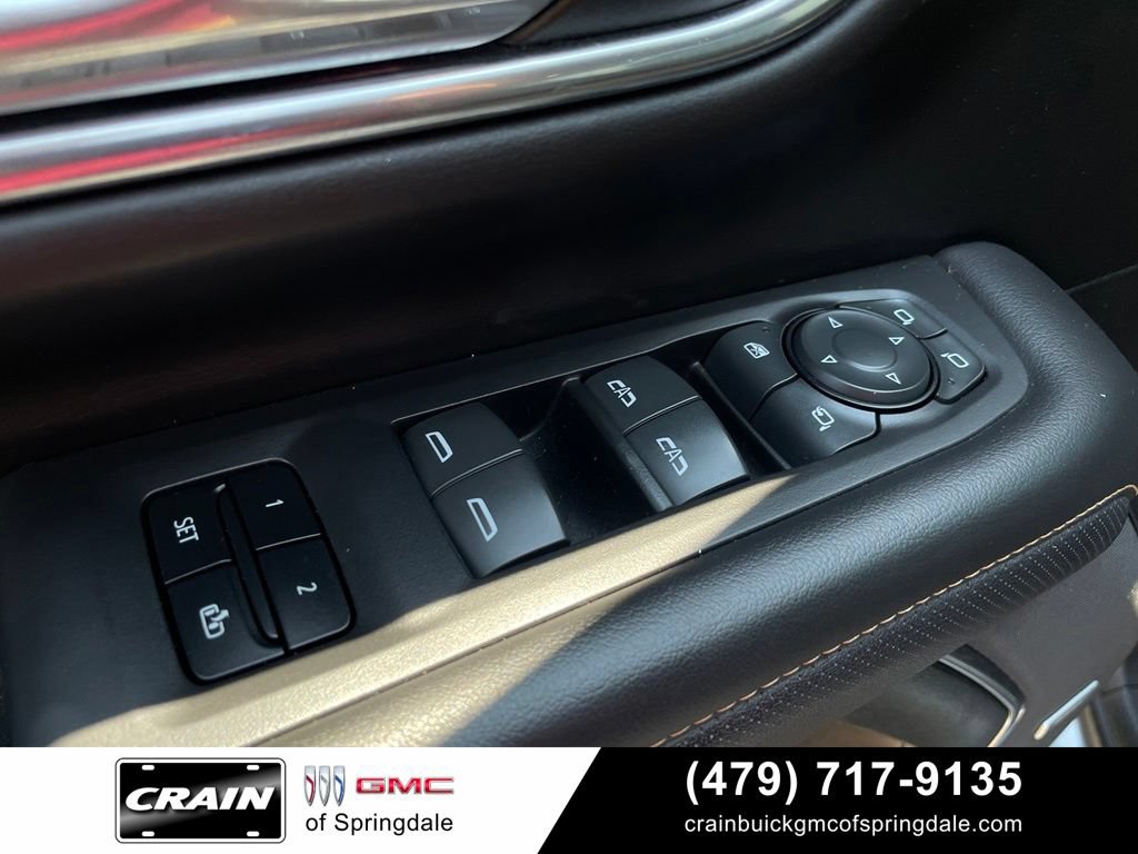 Used 2024 GMC Yukon AT4 w/ Technology Package AWD/4WD image 12