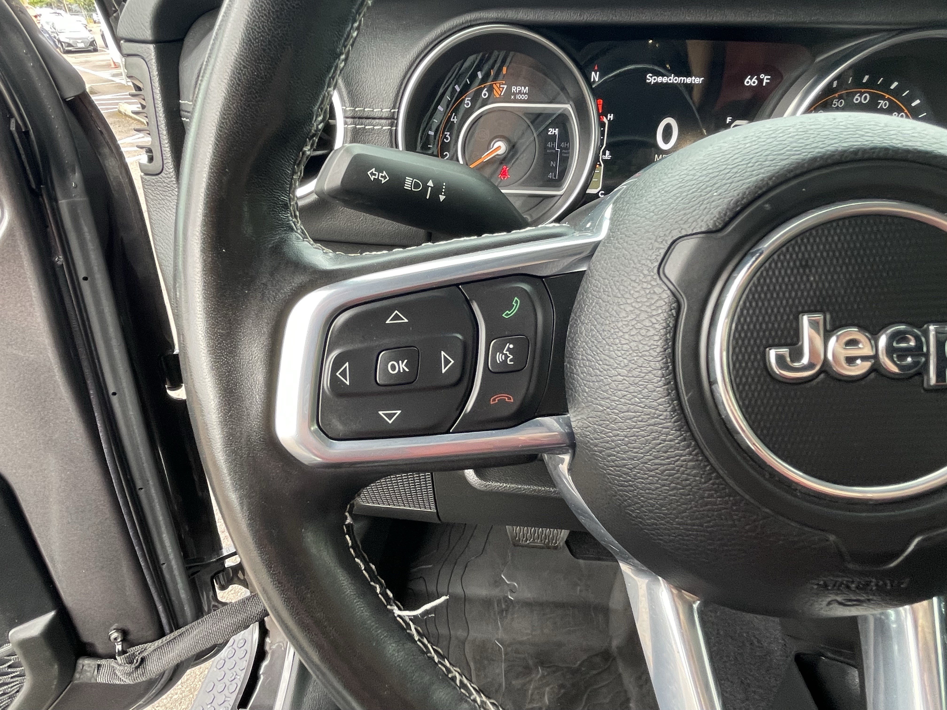 Used 2022 Jeep Wrangler Unlimited Sahara w/ LED Lighting Group AWD/4WD image 23