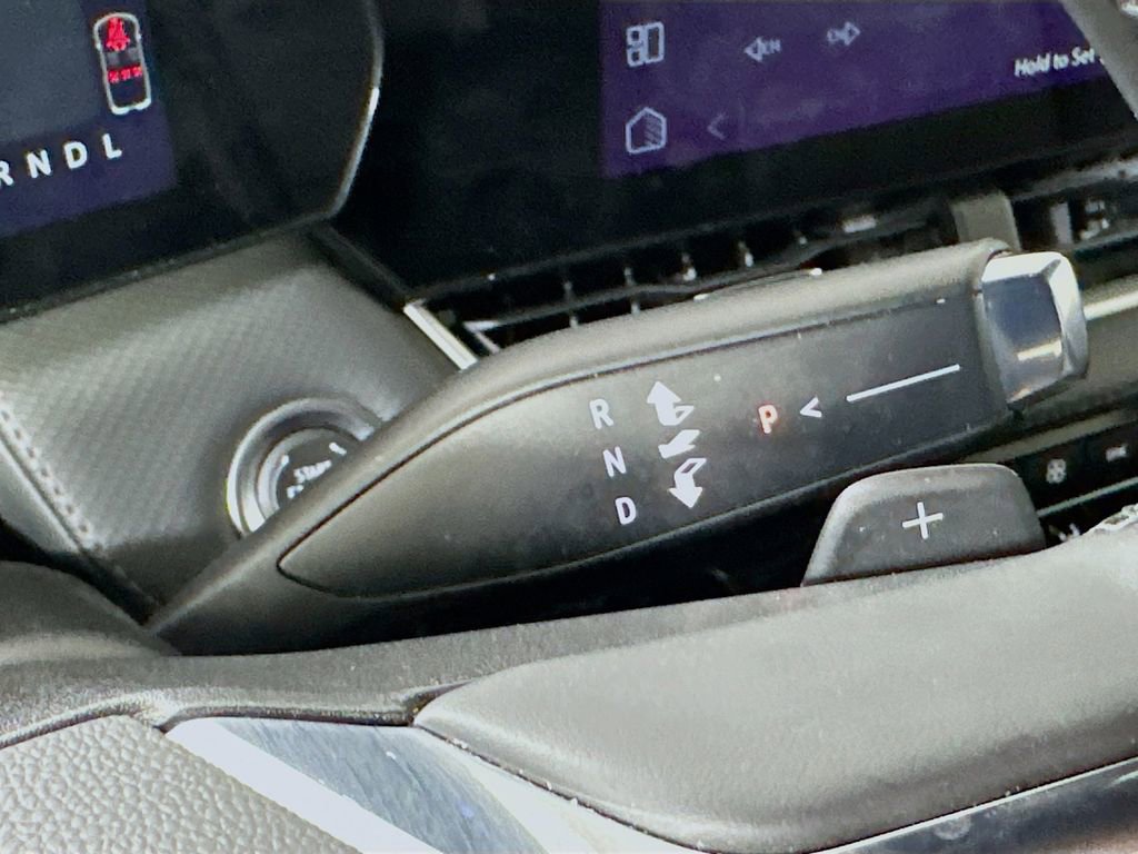 Used 2025 Chevrolet Equinox LT w/ Convenience Package II image 27