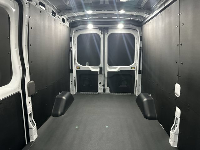 New 2026 Ford Transit 250 148 Medium Roof w/ Load Area Protection Package RWD image 30