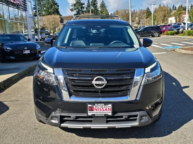 Used 2023 Nissan Pathfinder SL w/ SL Premium Package image 3