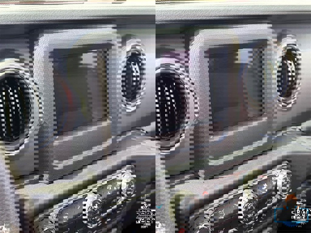 Used 2022 Jeep Wrangler Sport image 10