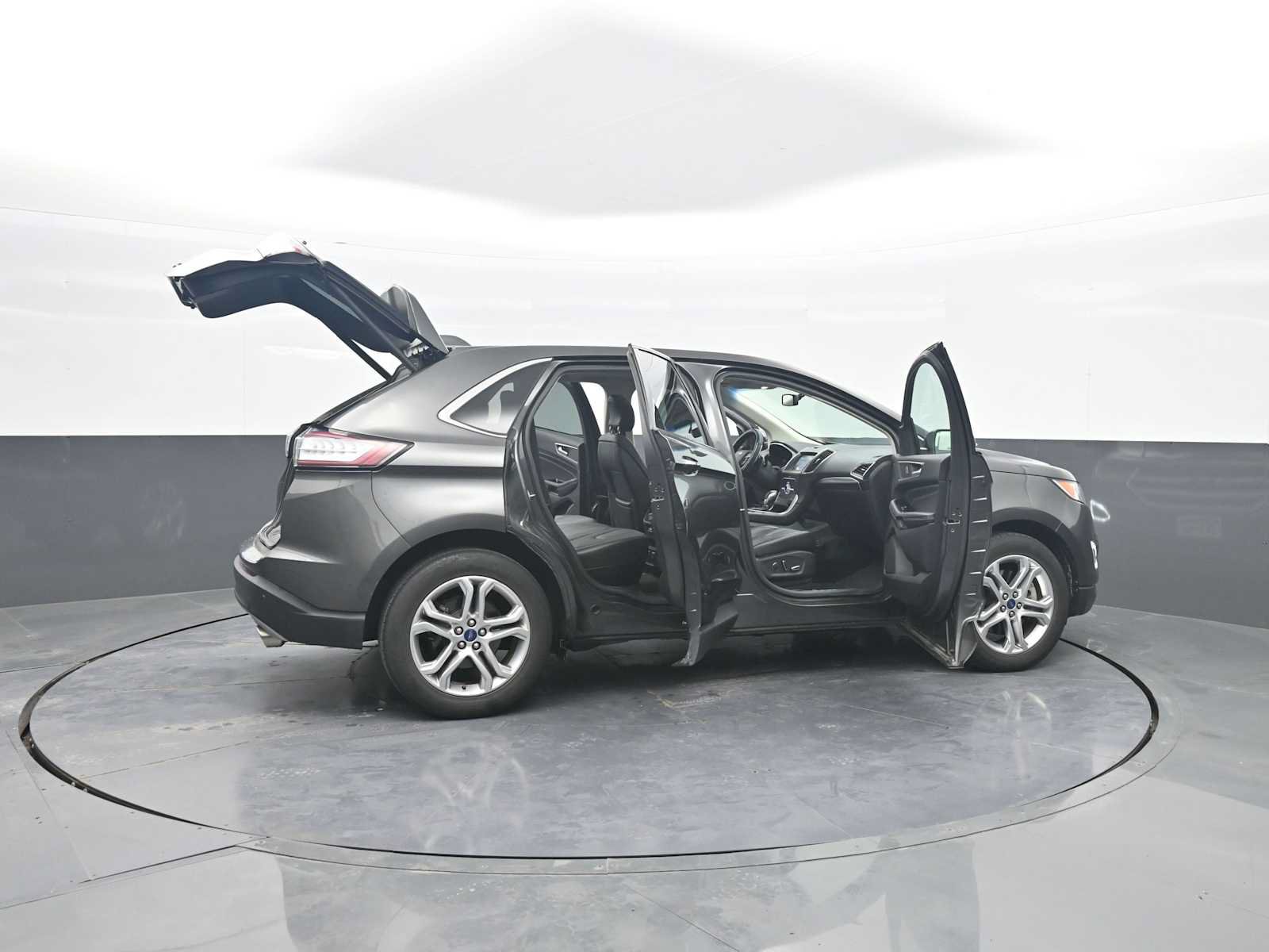 Used 2018 Ford Edge Titanium w/ Equipment Group 301A AWD/4WD image 52