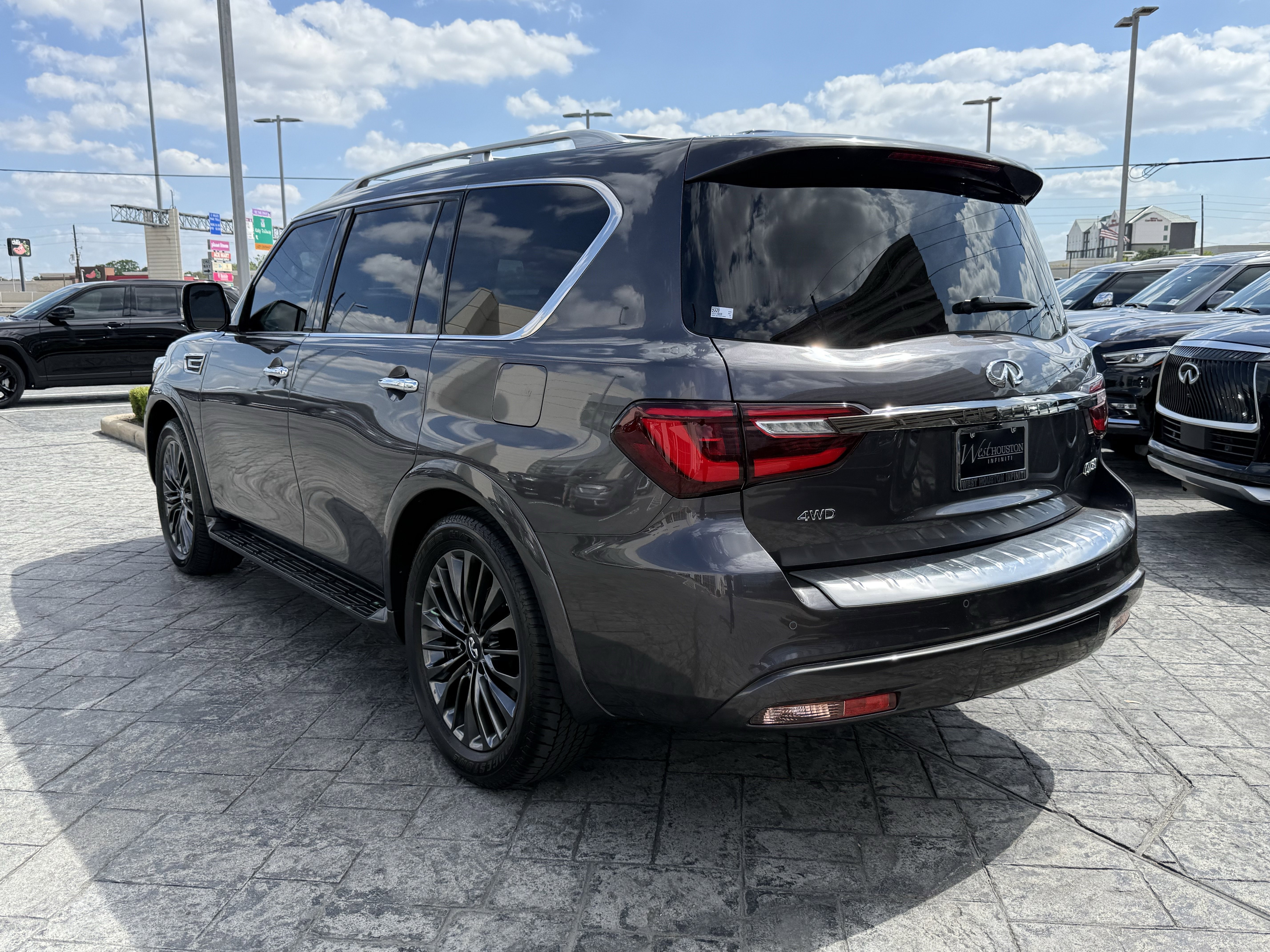 Certified 2024 INFINITI QX80 Sensory AWD/4WD image 7