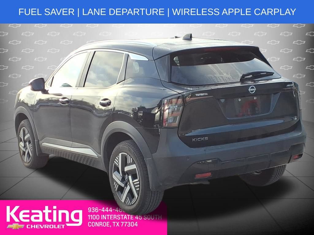 Used 2026 Nissan Kicks SV FWD image 2
