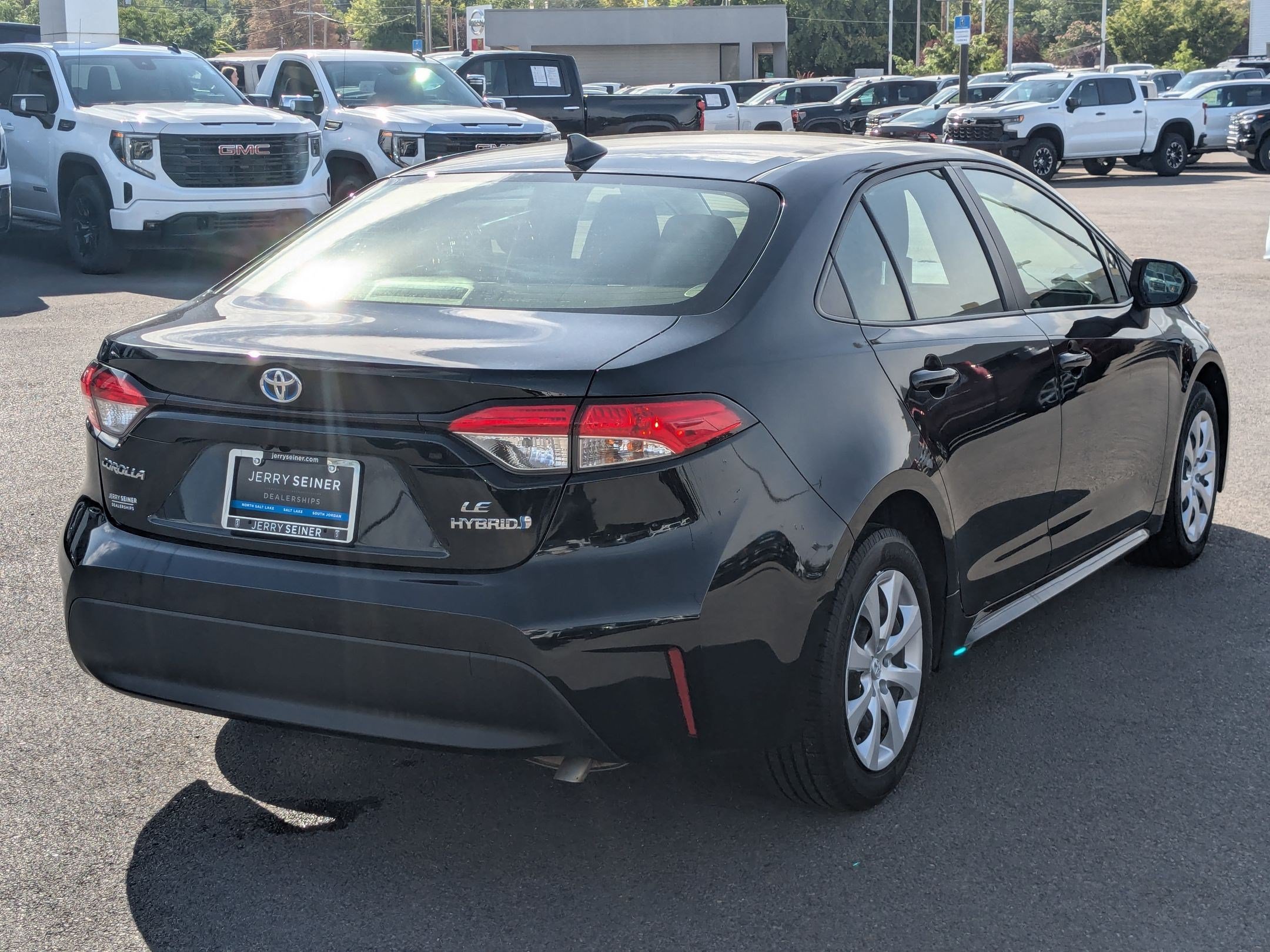 Used 2024 Toyota Corolla LE FWD image 5