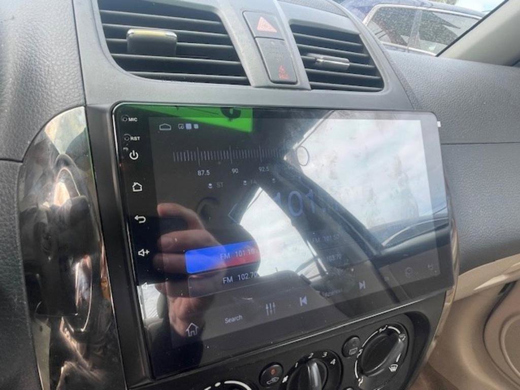 Used 2013 Suzuki SX4 LE image 9