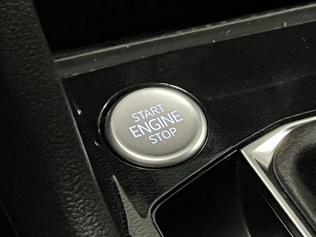 New 2026 Volkswagen Taos SE AWD/4WD image 14