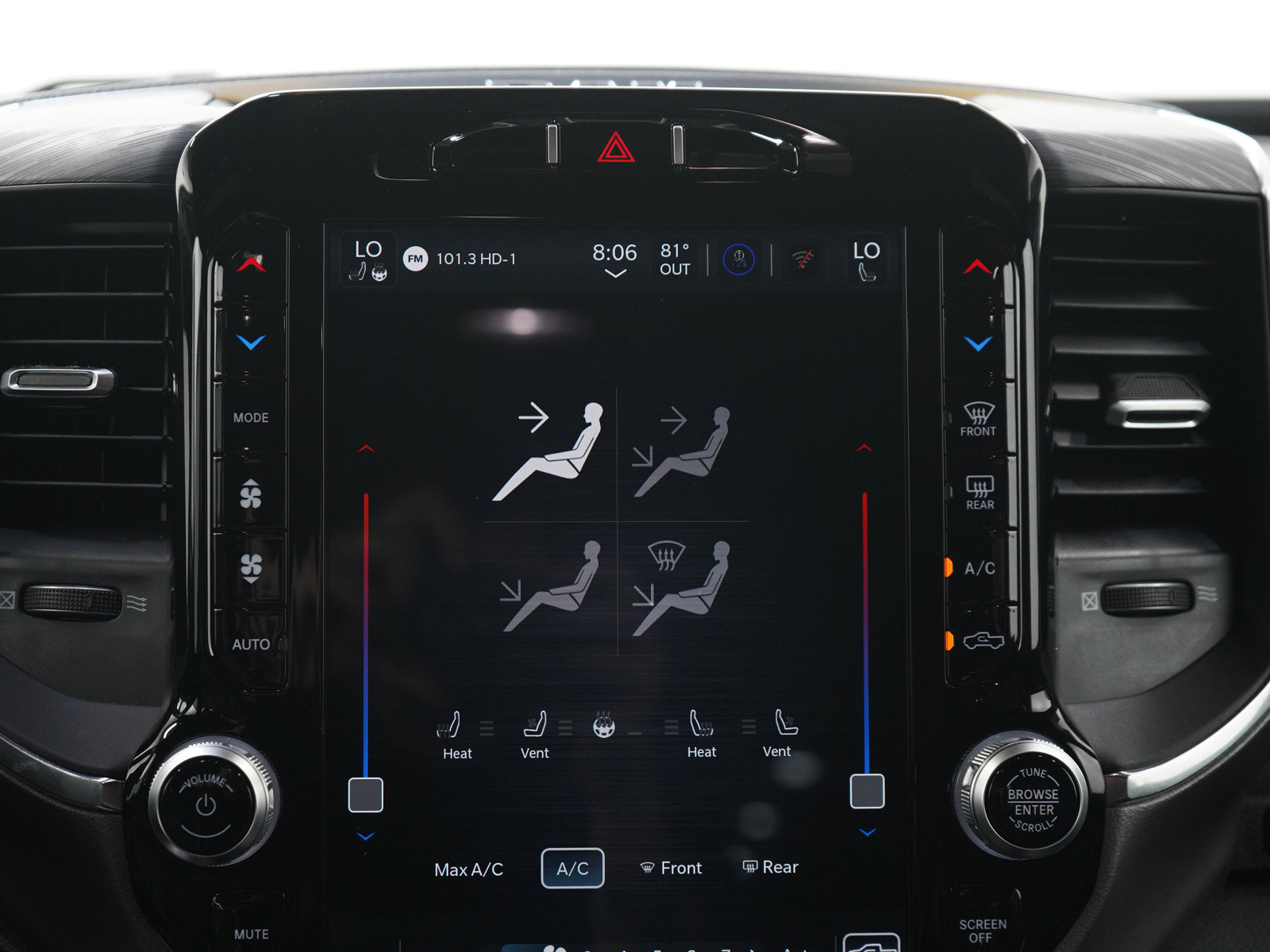 Used 2024 RAM 1500 Laramie AWD/4WD image 18