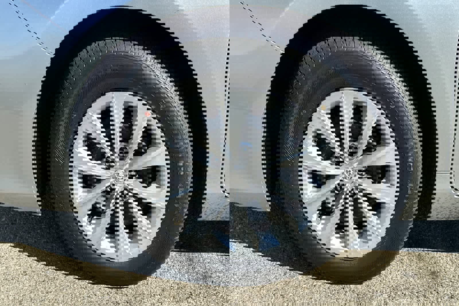 Used 2017 Toyota Camry LE image 10