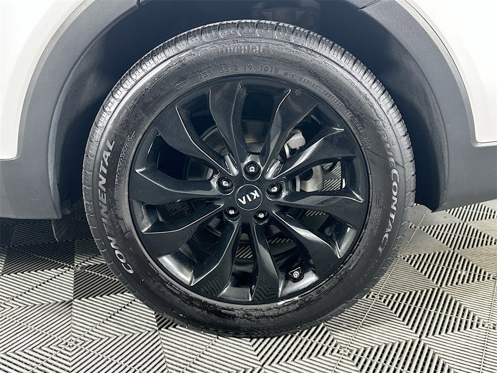 Used 2020 Kia Sorento EX image 35