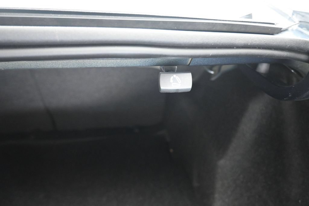 Used 2020 Chevrolet Malibu LS FWD image 40