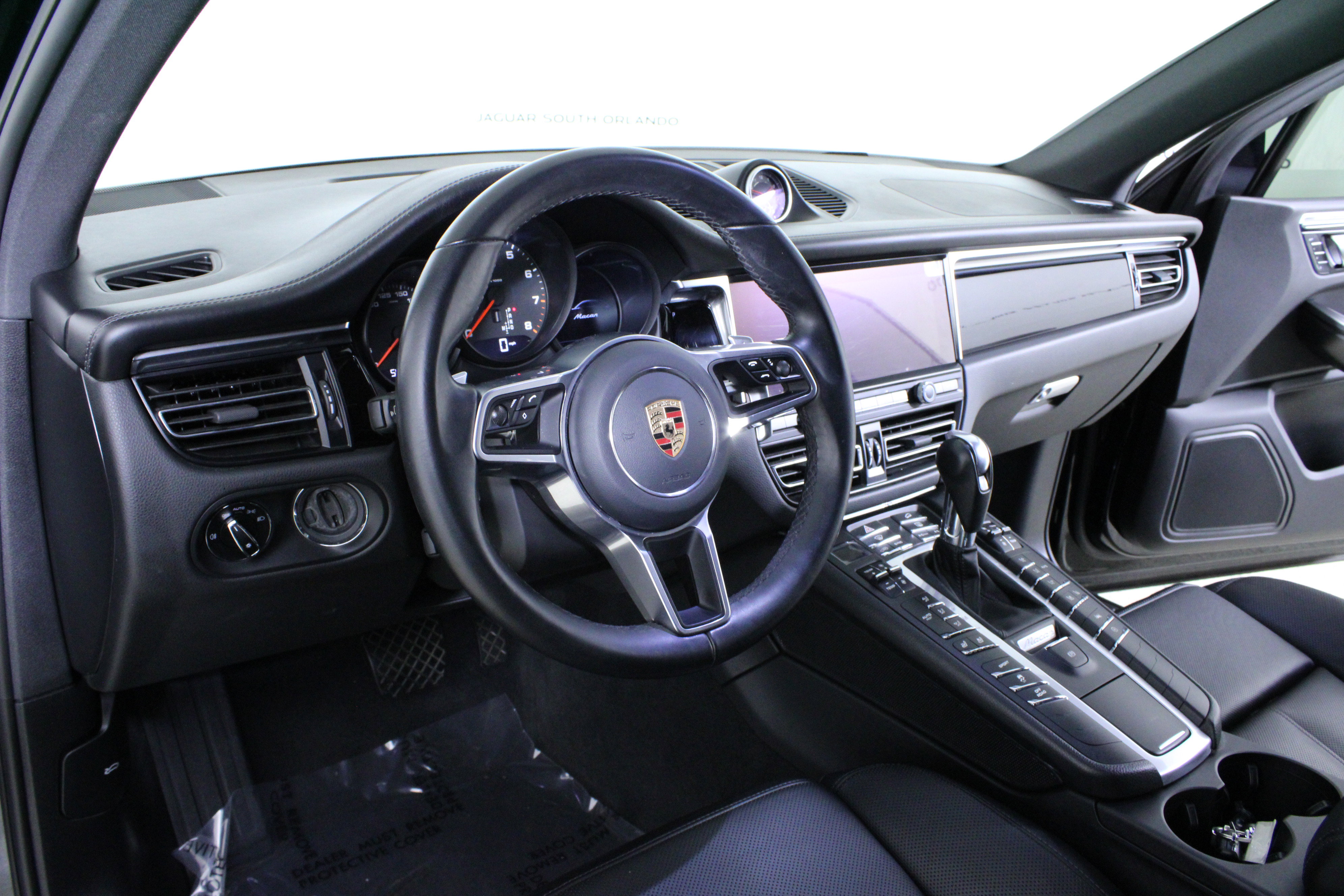 Used 2020 Porsche Macan image 20