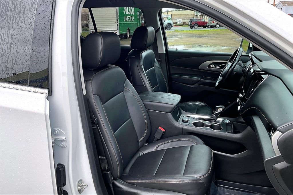 Used 2021 Chevrolet Traverse LT w/ LT Premium Package image 10