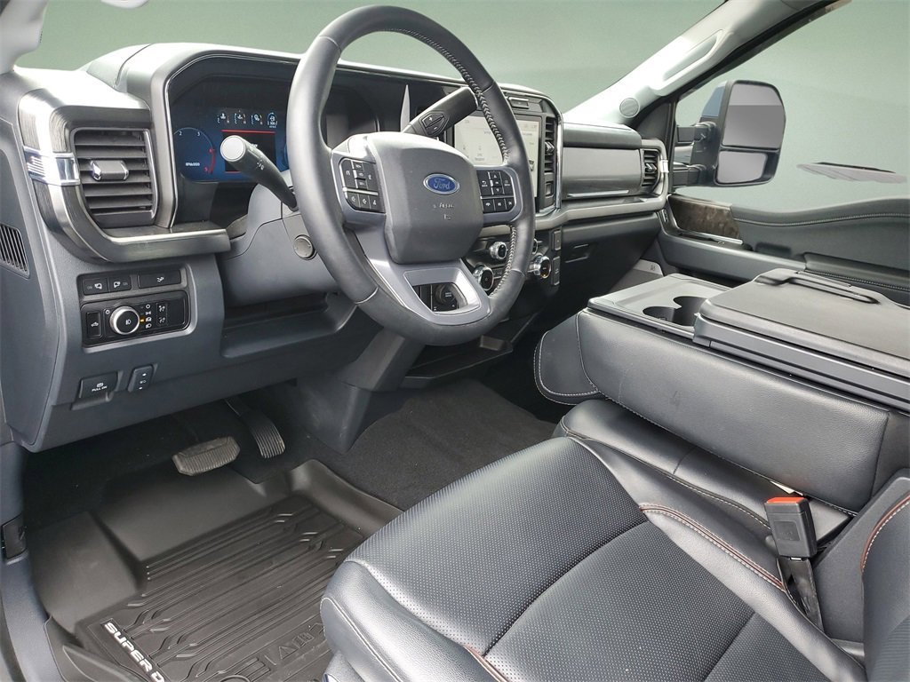 Used 2023 Ford F350 Lariat image 17