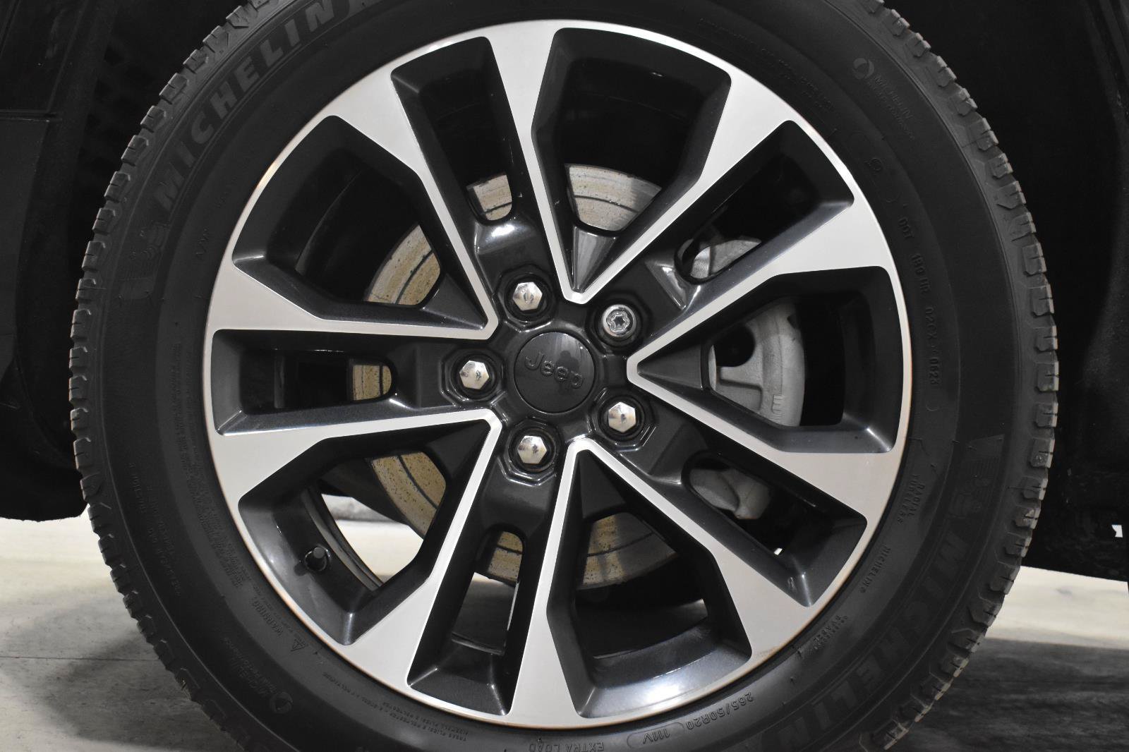 Used 2023 Jeep Grand Cherokee L Overland w/ Advanced Protech Group III AWD/4WD image 35