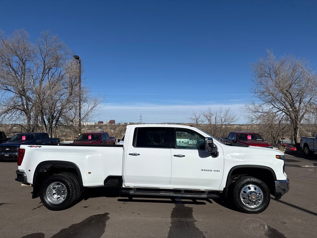 Used 2024 Chevrolet Silverado 3500 LTZ w/ LTZ Convenience Package image 8