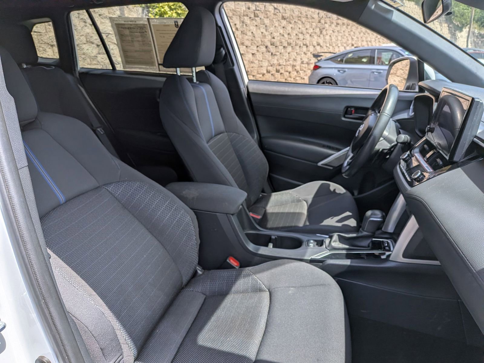 Used 2024 Toyota Corolla Cross SE w/ Moonroof Package image 12