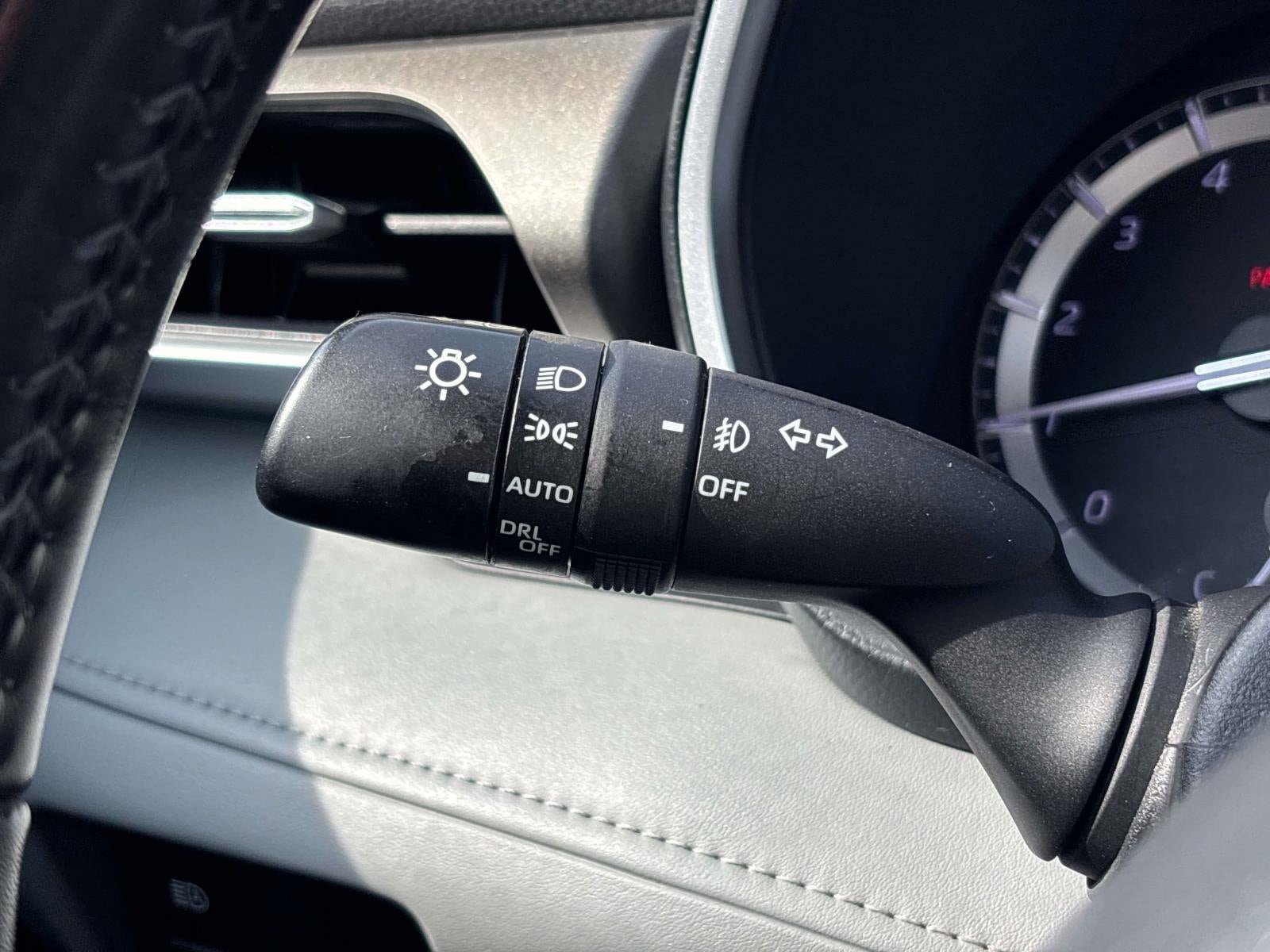Used 2022 Toyota Highlander XLE AWD/4WD image 28