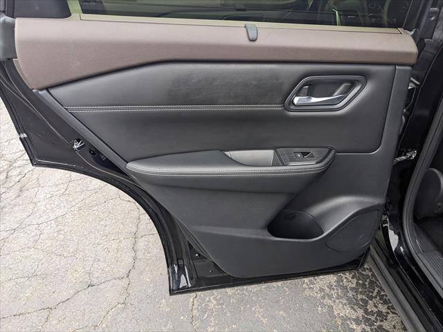 Used 2023 Nissan Rogue SV w/ SV Premium B Package AWD/4WD image 12