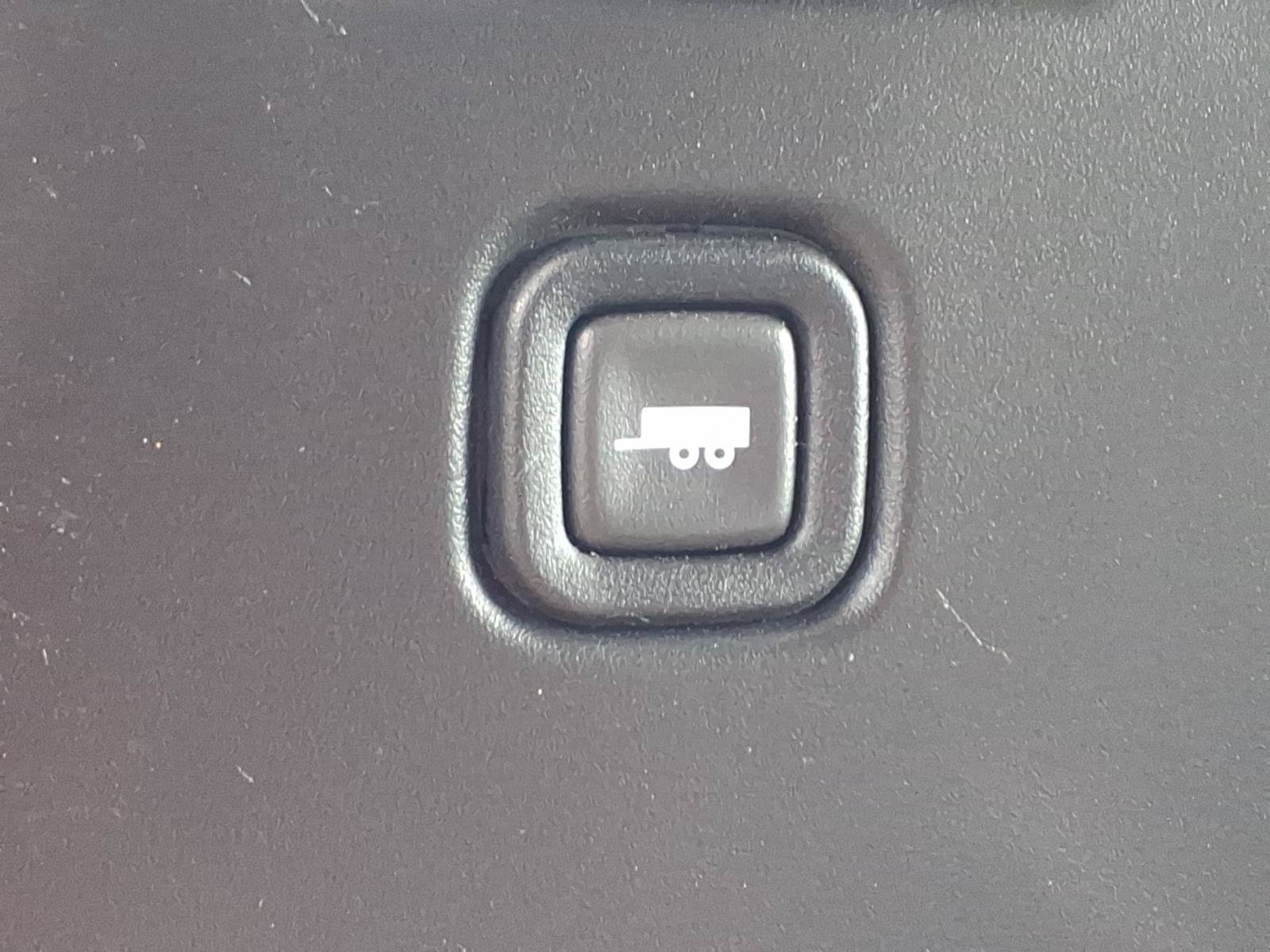 Used 2023 Chevrolet Express 3500 w/ Power Convenience Package RWD image 13