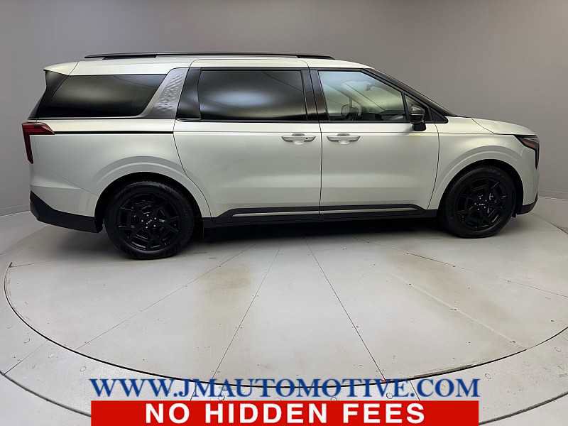 Used 2025 Kia Carnival SX Prestige image 6