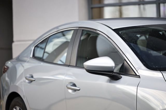 Used 2021 MAZDA MAZDA3 Sedan FWD image 3