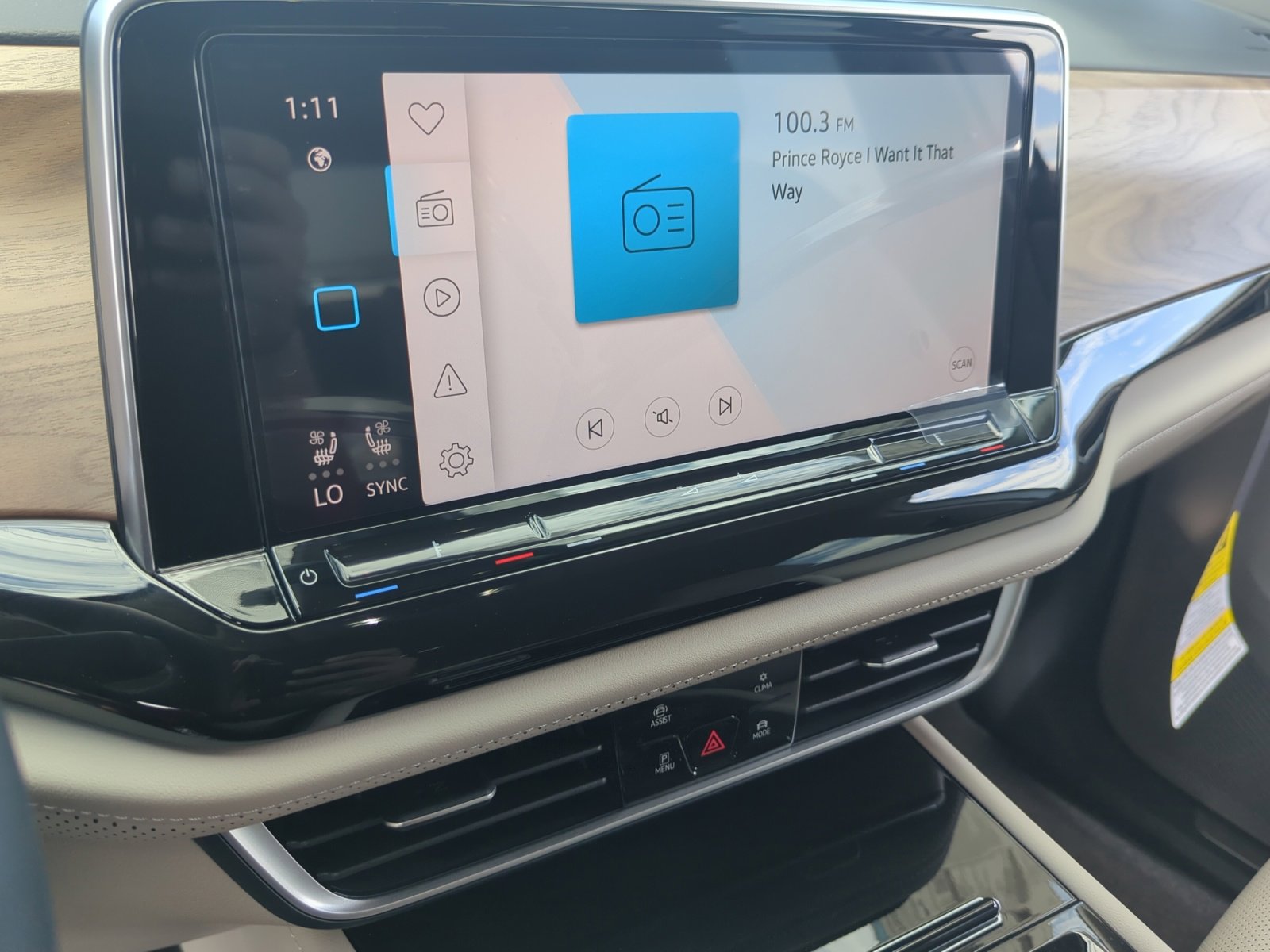 New 2026 Volkswagen Atlas SE FWD image 26