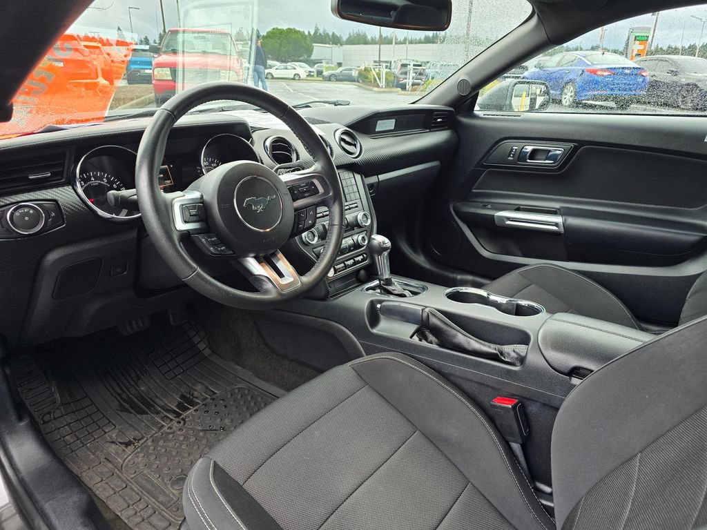 Used 2017 Ford Mustang Coupe image 10