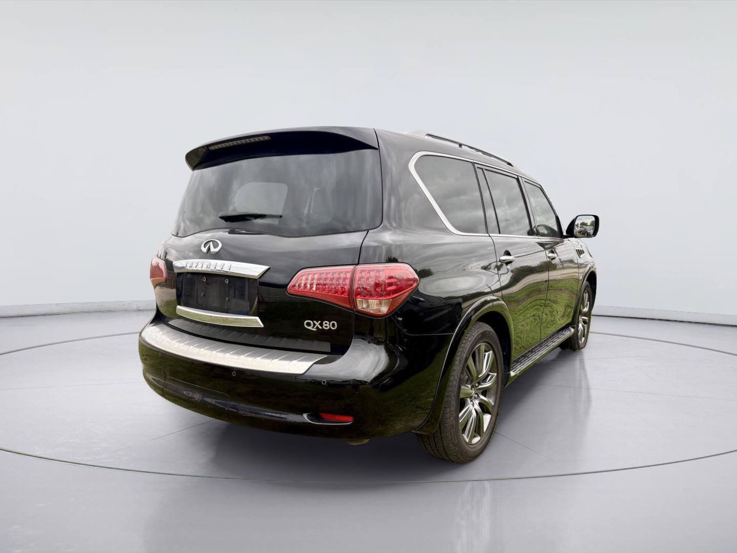 Used 2017 INFINITI QX80 Signature Edition RWD image 3