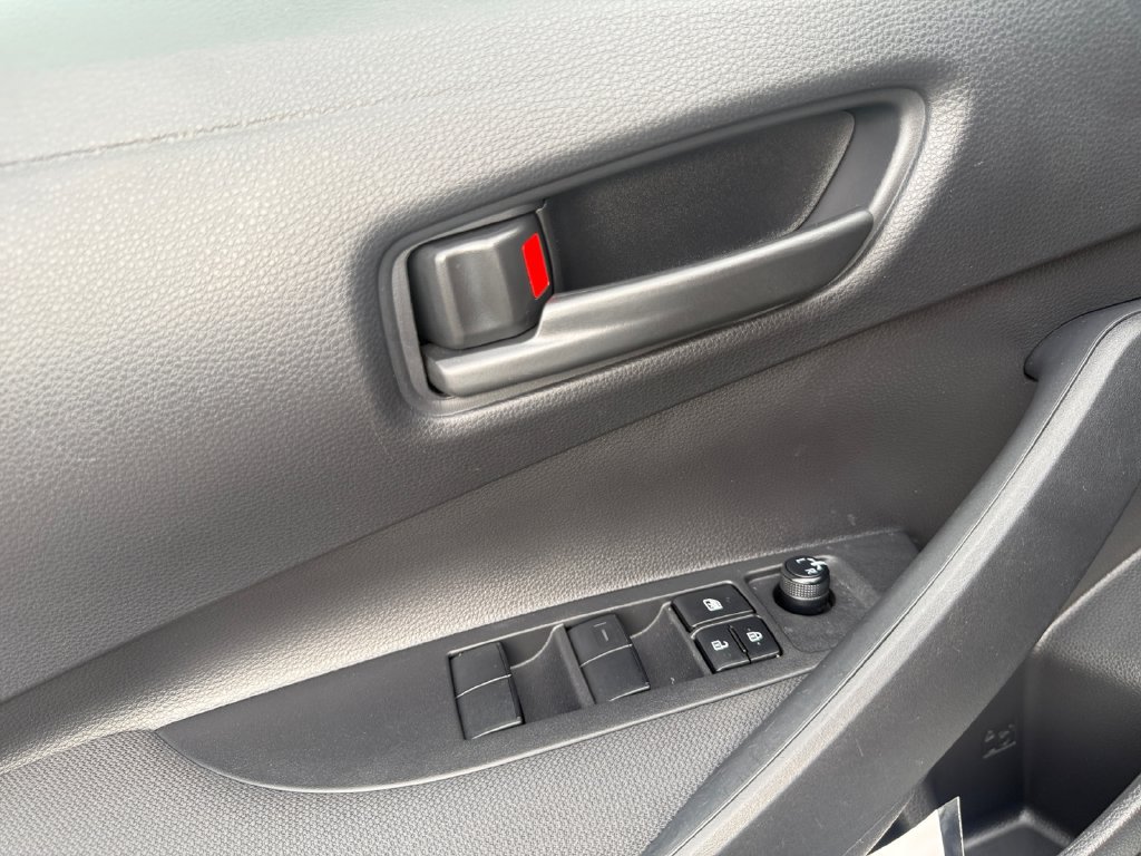 Used 2025 Toyota Corolla LE FWD image 22