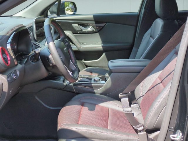 Used 2025 Chevrolet Blazer RS FWD image 11
