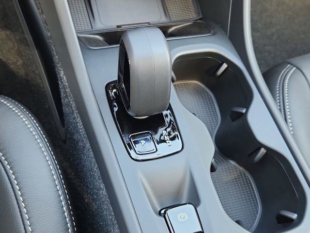 New 2025 Volvo XC40 B5 Core w/ Protection Package Premier AWD/4WD image 23