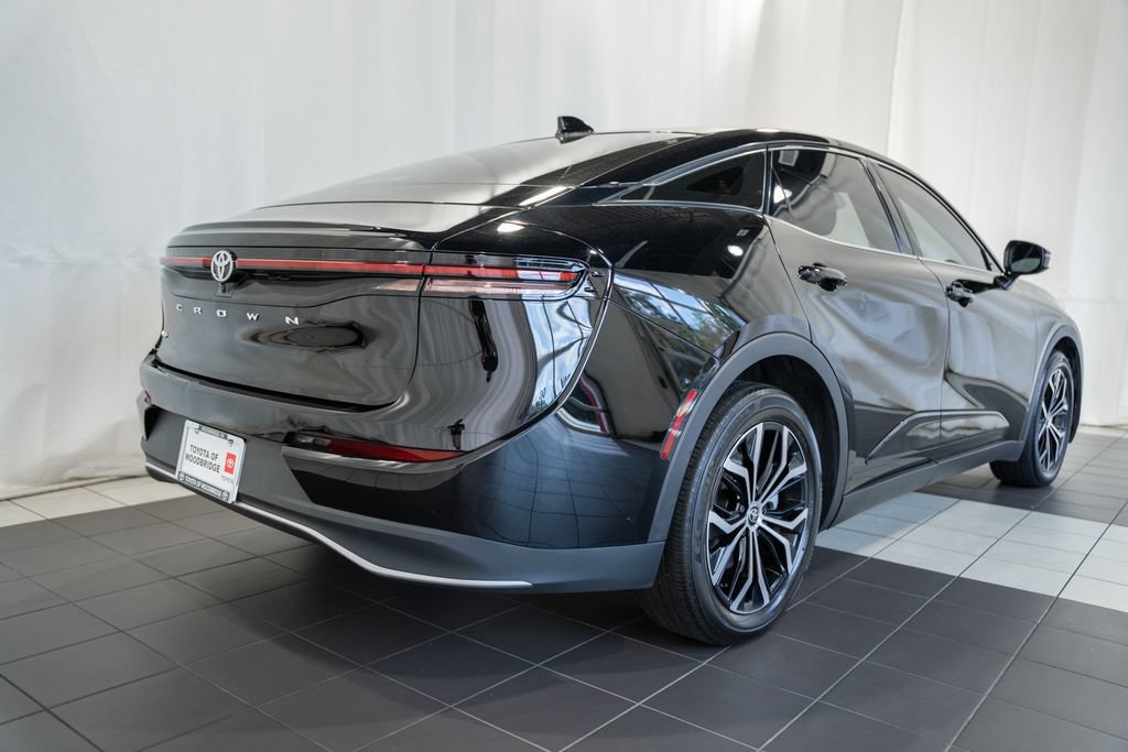 Used 2023 Toyota Crown AWD/4WD image 4