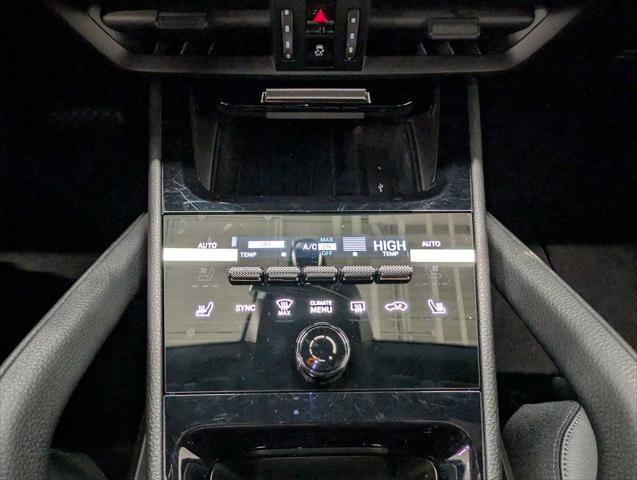 Used 2025 Porsche Cayenne AWD/4WD image 29
