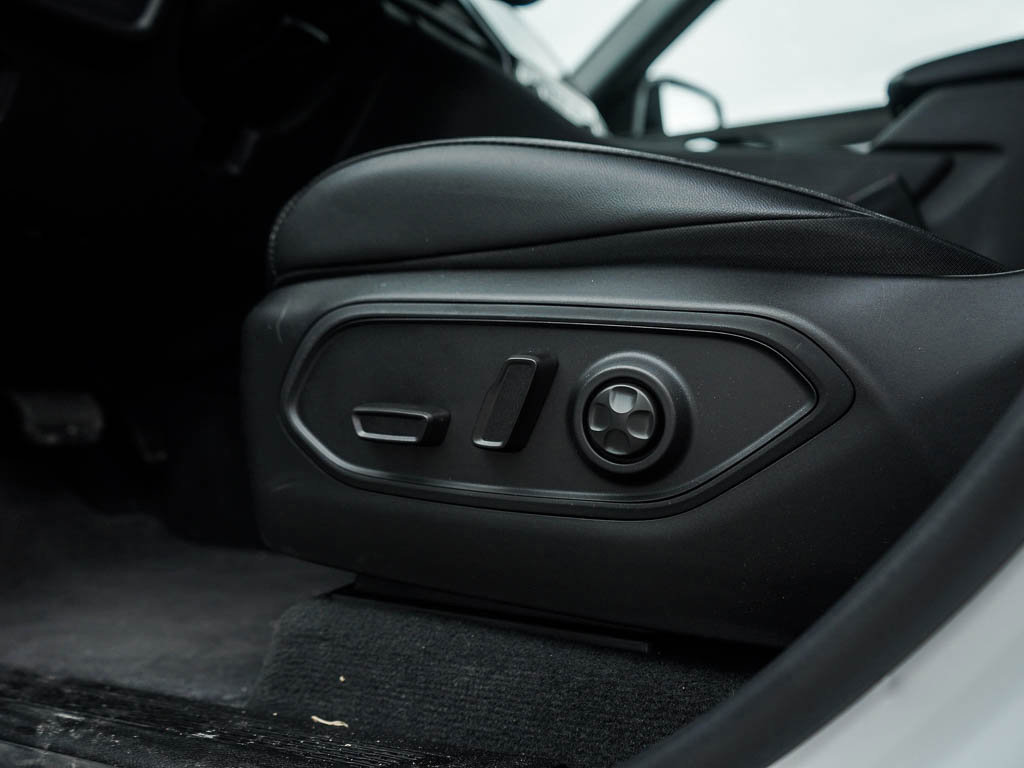 New 2025 Jeep Grand Cherokee Limited w/ Black Appearance Package image 19