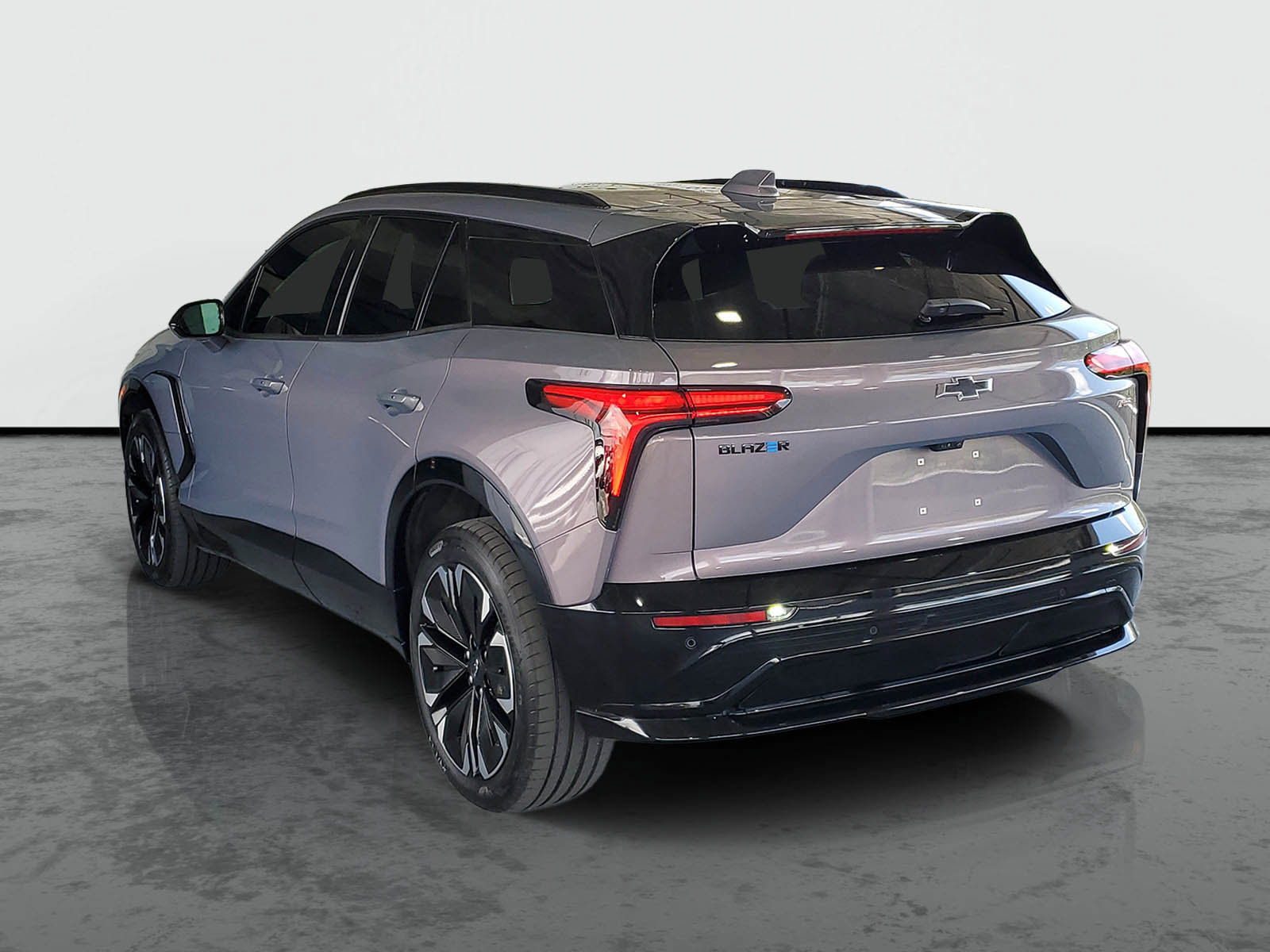 Used 2024 Chevrolet Blazer EV RS RWD image 3