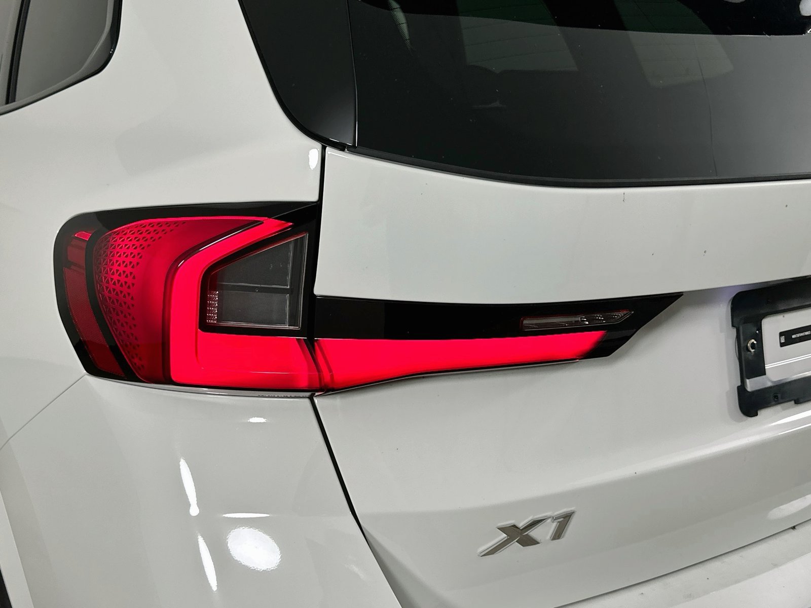 New 2027 BMW X1 xDrive28i AWD/4WD image 12