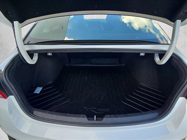 Used 2022 Kia K5 LXS FWD image 6