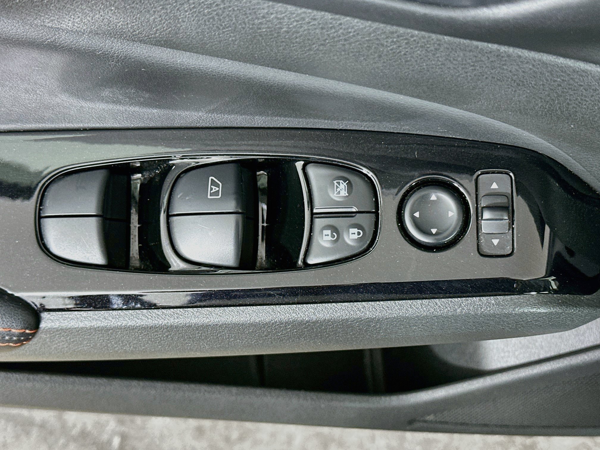 Used 2024 Nissan Altima 2.5 SR FWD image 15