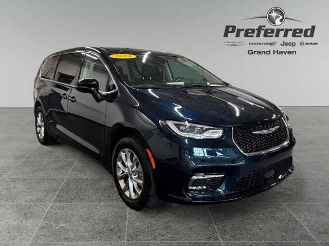 Used 2024 Chrysler Pacifica Touring-L