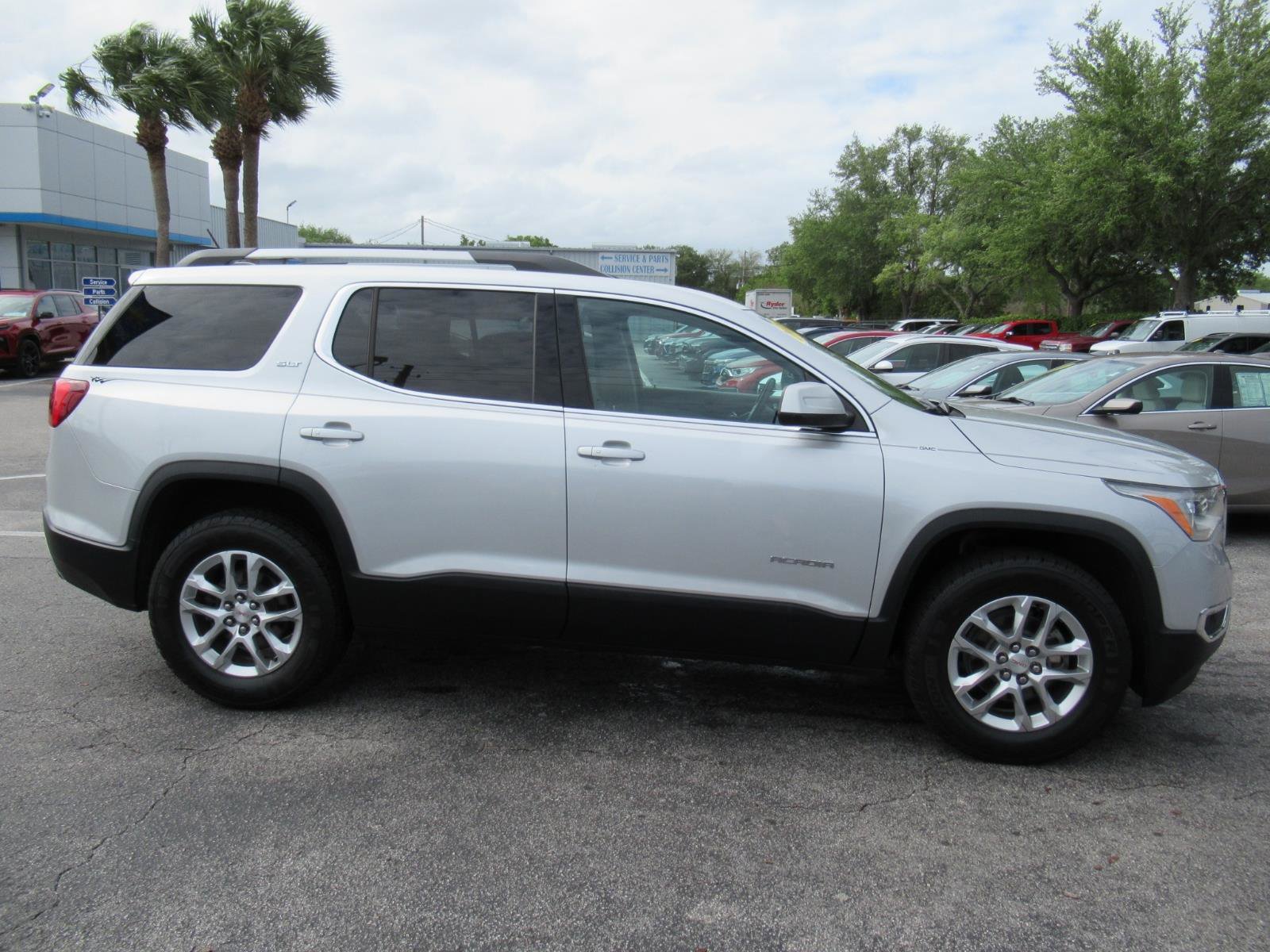 Used 2018 GMC Acadia SLT image 4