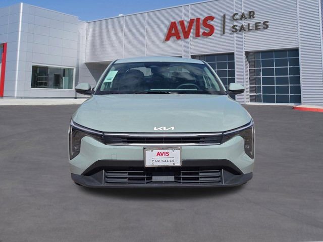 Used 2025 Kia K4 LXS image 2