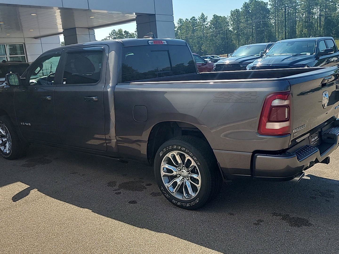 Used 2023 RAM 1500 Laramie AWD/4WD image 19