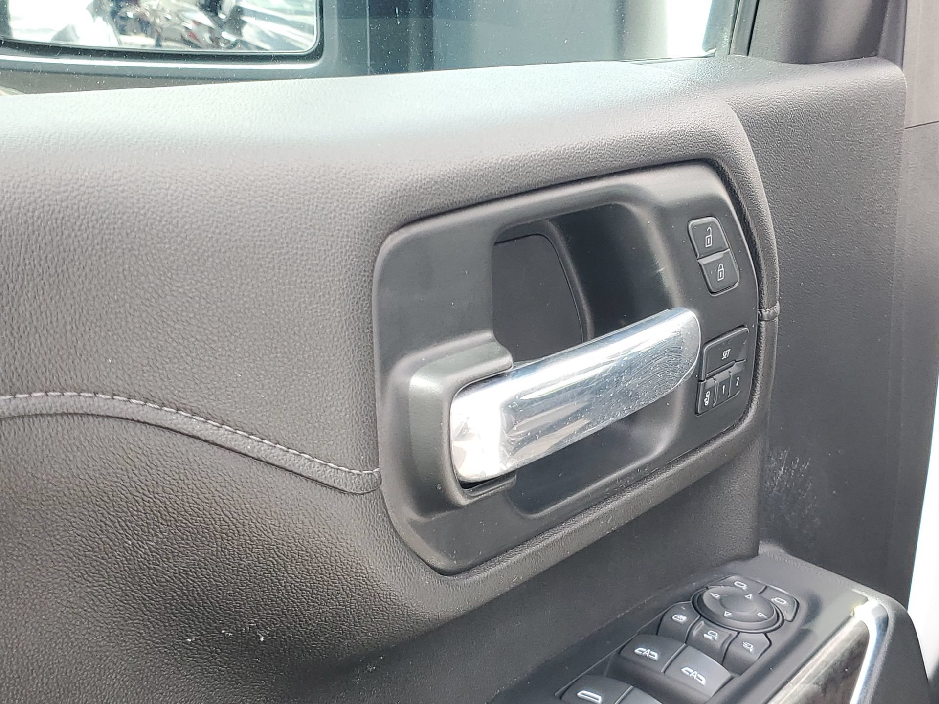 Used 2022 Chevrolet Silverado 3500 LTZ AWD/4WD image 16