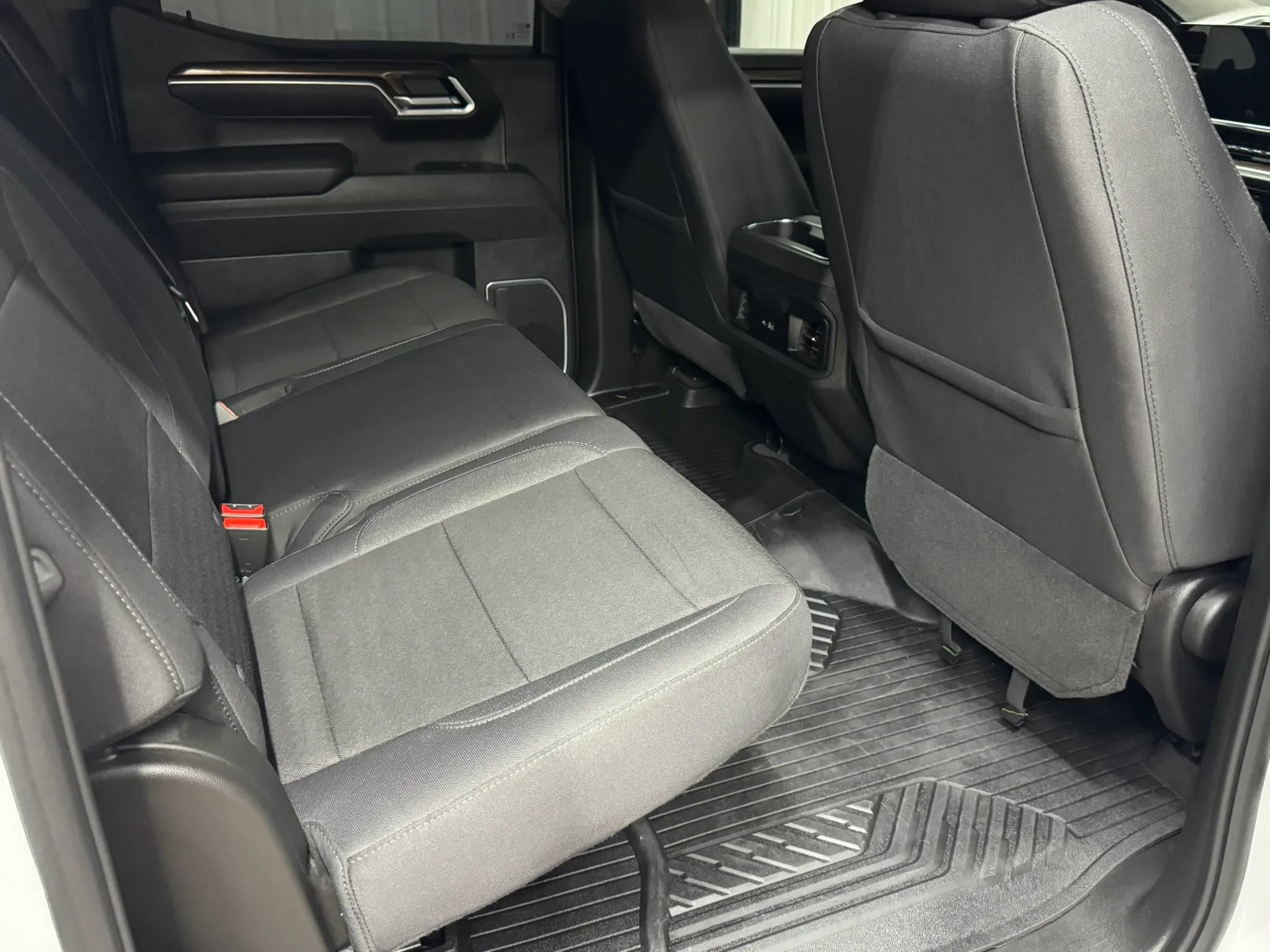 Used 2026 Chevrolet Silverado 1500 LT AWD/4WD image 17